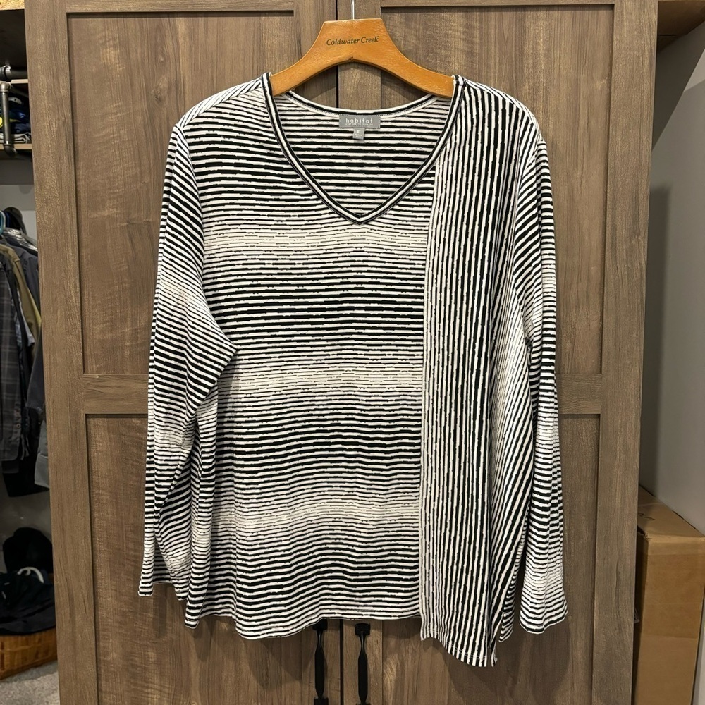 Habitat Clothes To Live In XL Top Jersey Knit V Neck Long Sleeve Stripes